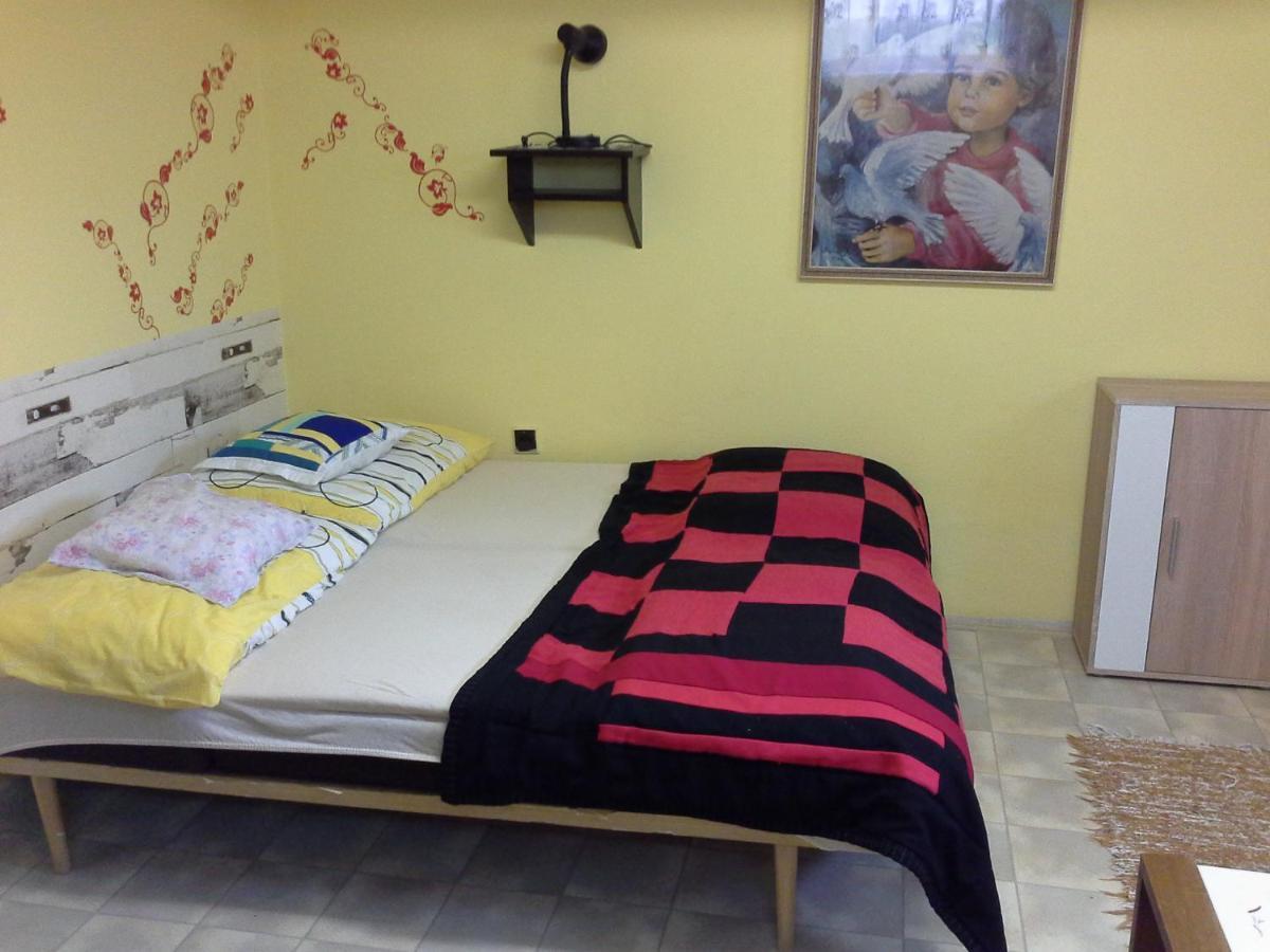 Utulny Privat Apartment Veľký Meder Екстериор снимка
