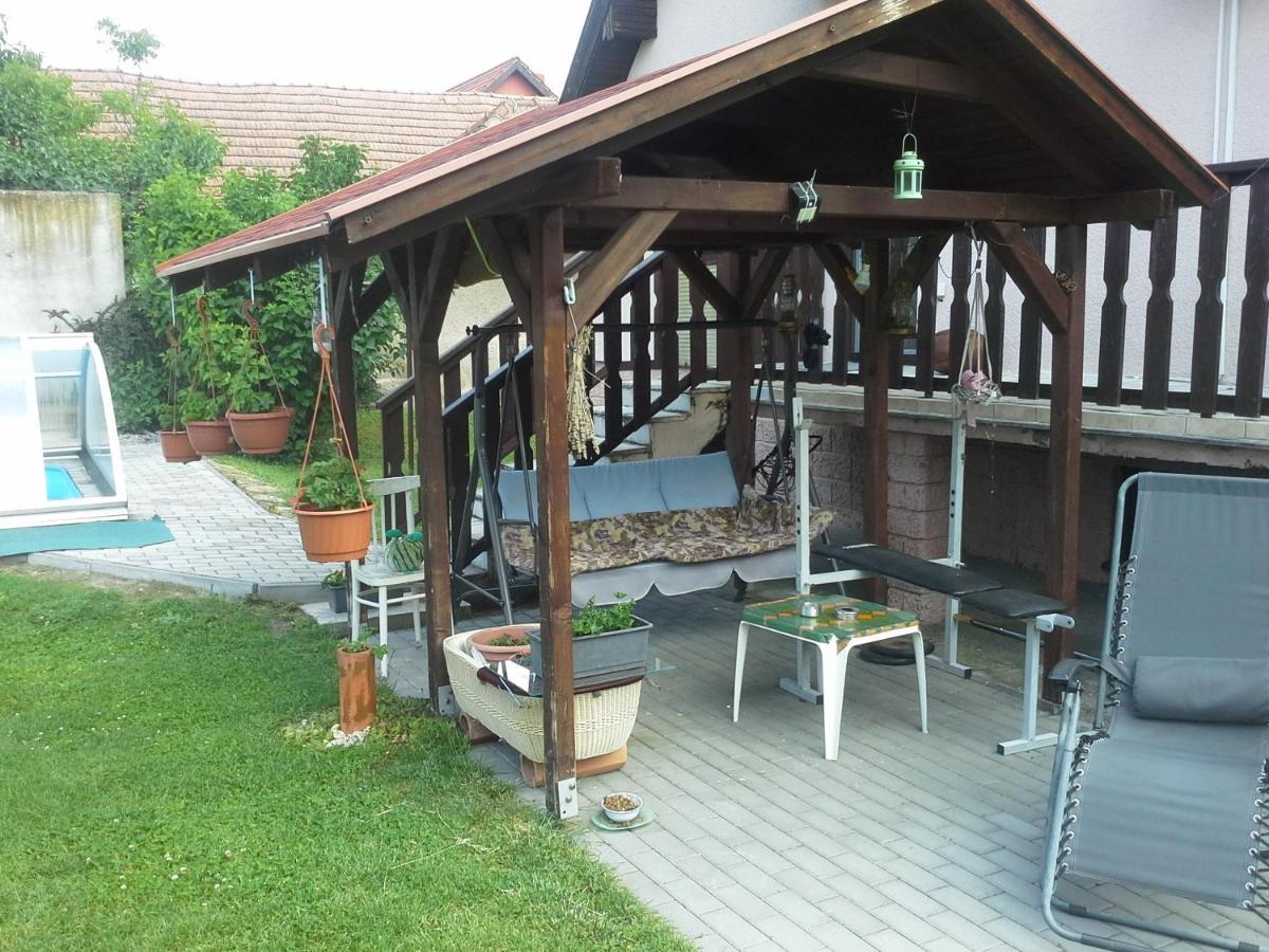 Utulny Privat Apartment Veľký Meder Екстериор снимка