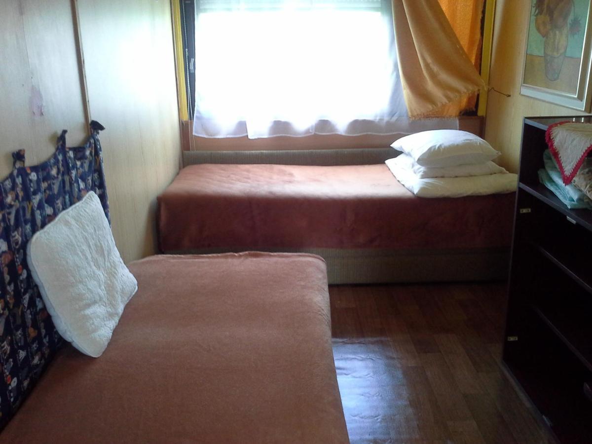 Utulny Privat Apartment Veľký Meder Екстериор снимка