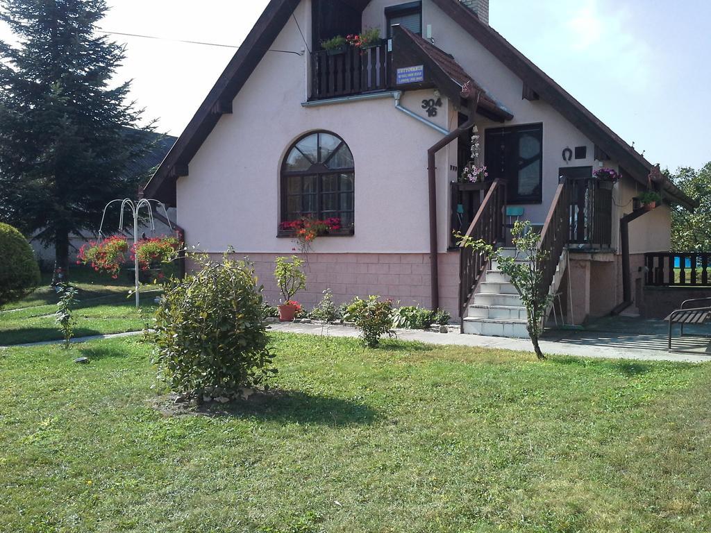 Utulny Privat Apartment Veľký Meder Екстериор снимка