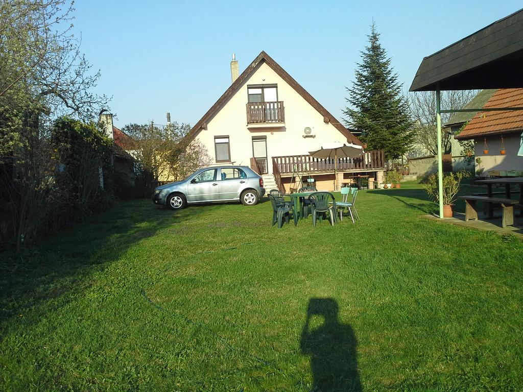 Utulny Privat Apartment Veľký Meder Екстериор снимка