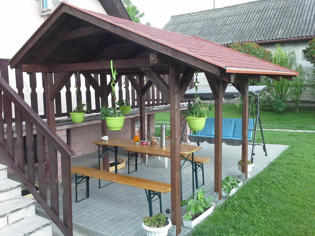 Utulny Privat Apartment Veľký Meder Екстериор снимка