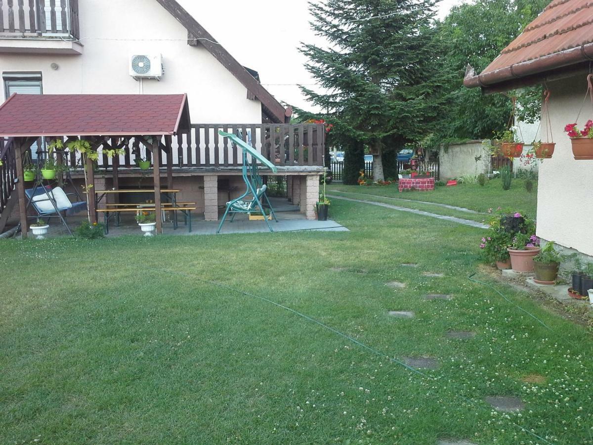 Utulny Privat Apartment Veľký Meder Екстериор снимка